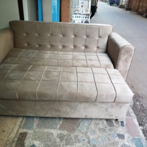 الكنبة السرير